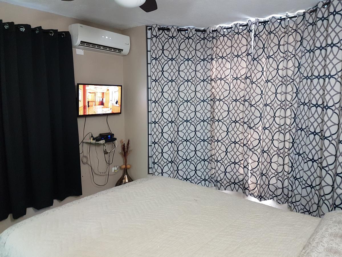 Skycastle Oasis Apartment Ocho Rios Luaran gambar