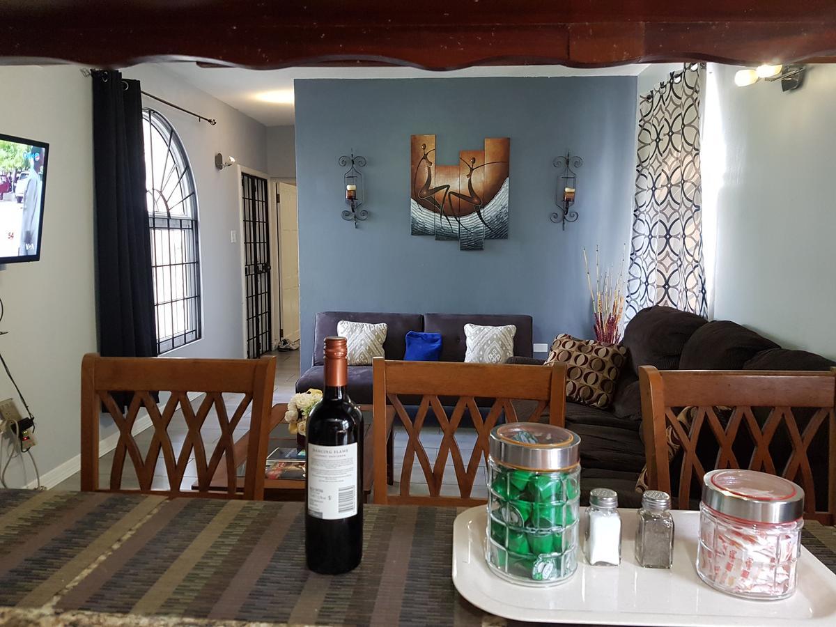 Skycastle Oasis Apartment Ocho Rios Luaran gambar